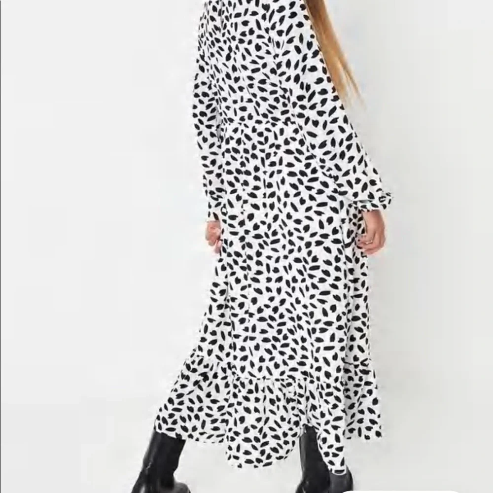 Missguided White Dalmatian Print Ruffle Hem Oversized Midaxi Smock Dress - Picture 2 of 8